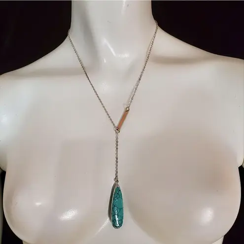 Envy NWT Silver & Blue Necklace