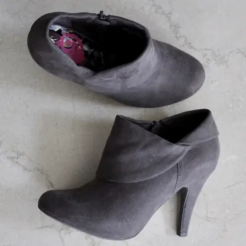 Rocket Dog K9 | Gray Folded Stiletto Bootie