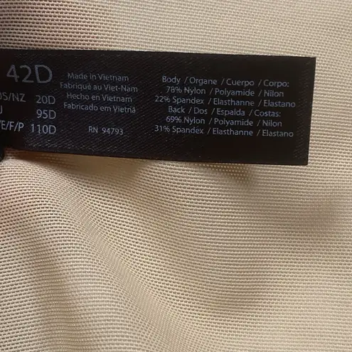 Dominique MOCHA Vivienne V