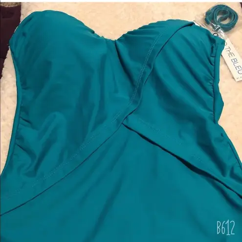 One Piece Into the Bleu Twisted Sweetheart Neckline Bandeau Swimsuit Size 8 NWT