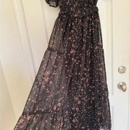 Slate + Willow
Puff Sleeve Smocked Dress