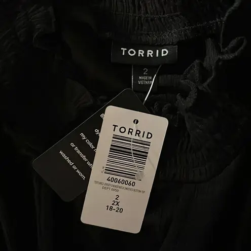 Torrid  NWT Size 2 Black Textured Jersey Choker Neck Smock Elastic Hem Blouse Top