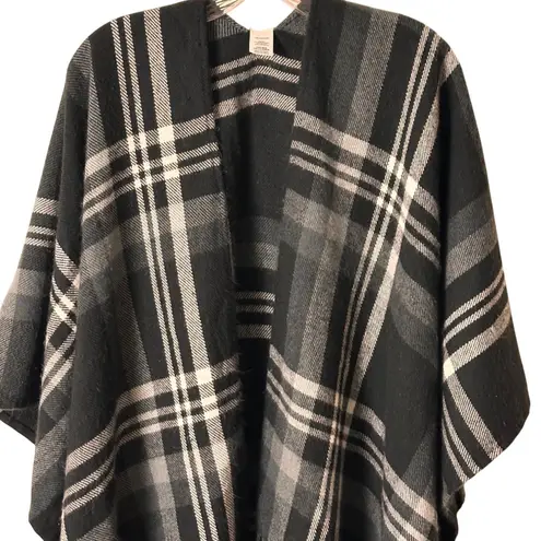 Unbranded OS Black & Gray Plaid Poncho Shawl Wrap With Fringe Edges Size undefined