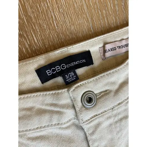 BCBGeneration BCBG Generations Women's Relaxed Trouser Shorts - color Ivory size 3/26 NWT