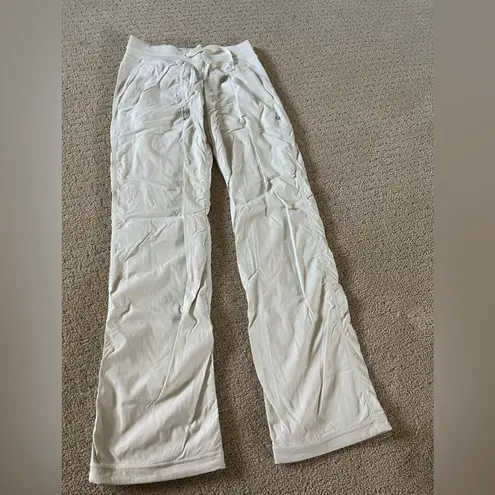 Lululemon  Studio II Pant Liner in Polar Cream Size 4 Bin 247