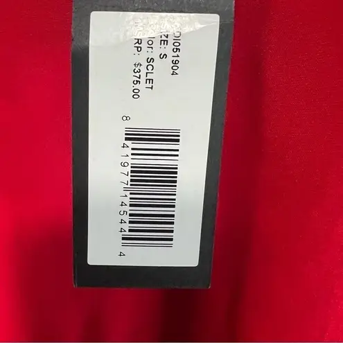 Halston Heritage
Bateau Neckline Knee-Length Dress in Scarlet Red, New with Tags