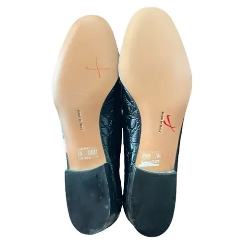 Salvatore Ferragamo Croc Embossed Leather Loafer in Black with Gold Size 6