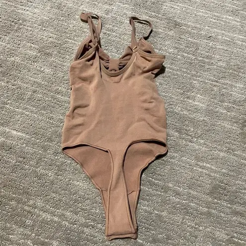 SKIMS Seamless Sculpt Thong Bodysuit, Tan Ochre, S/M NWOT