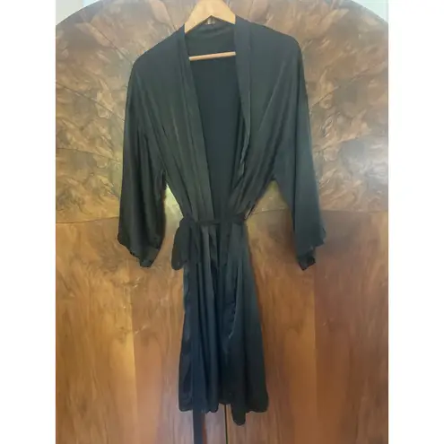 Carolina Herrera CAROLINA HERERRA Good Girl Satin Kimono Bath Robe Black Gold One Size