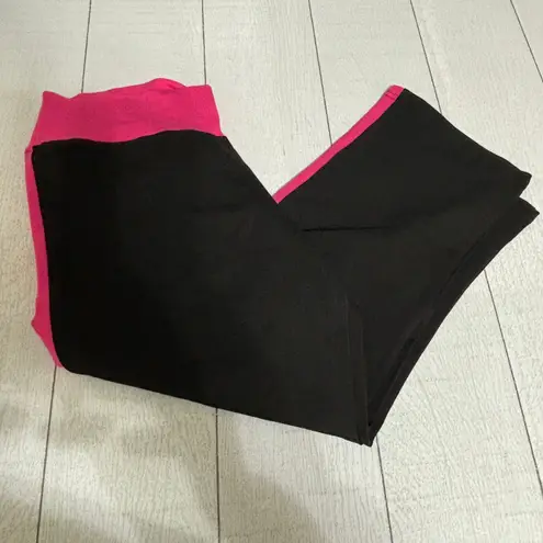 iLoveSia Raspberry Pink and Black Capri Leggings XL NWT