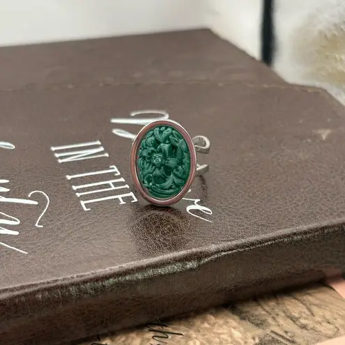 Handmade Vintage 1970s Green Floral Cabochon Ring Boho