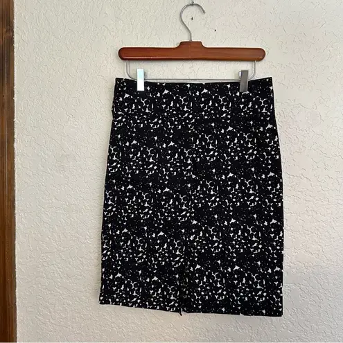 Margaret M Slimming Pencil Skirt
