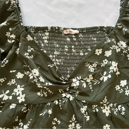 NWOT Large Mi Amor Francesca’s Forest Green Crop Top Floral Wrist Cuff Kelly