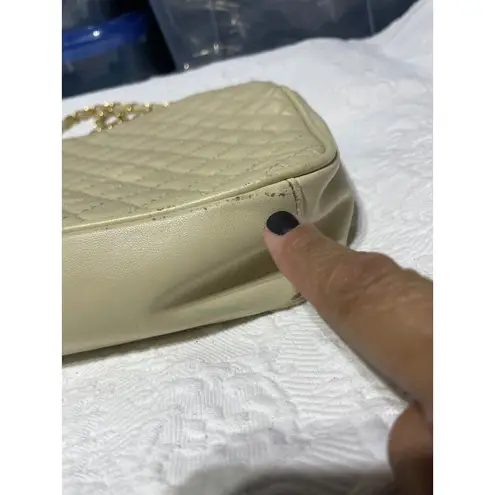 Vintage Quilted Beige Leather Shoulder Bag With Gold Chain & Tassel Accent