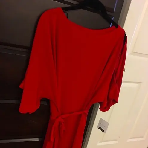 Donna Morgan  Festive Dress, Cold Shoulder Dolman Statement Sleeves, Red, Size 2