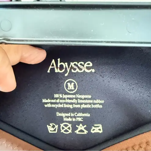 NWOT abysse. Jenna Bottom Reef