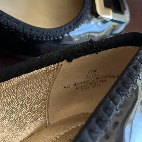 Bandolino Women's Tad Wedge Pumps, Black Gold Buckle, B-Flexible Size 6.5