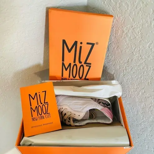 Miz Mooz Veronica Leather Sneaker Lotus Metallic Size 8.5 Euro 39, NWT