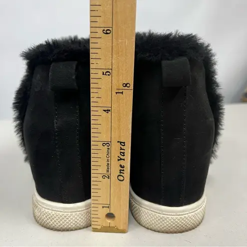 Torrid  Faux Suede Fur Trim Sneaker Wedge Black
Ankle Booties 8WW
