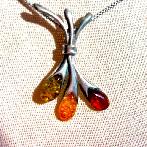 Artisan 925 Sterling Silver Baltic Amber Floral Pendant Necklace Honey Cognac Green
