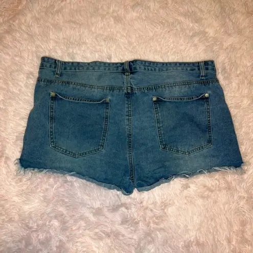 Boohoo  distressed high waist Jean shorts