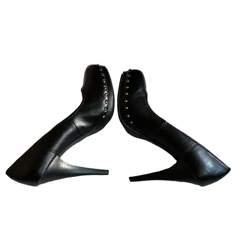 Zodiac Black Matte Vivian Stud Pumps SIze 7.5