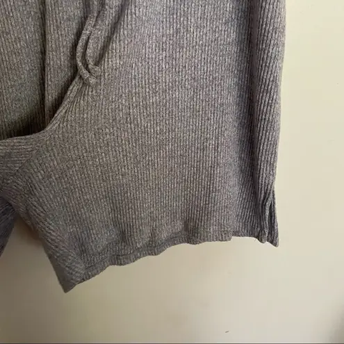 CARBON38 Brushed Ribbed Boyfriend Short