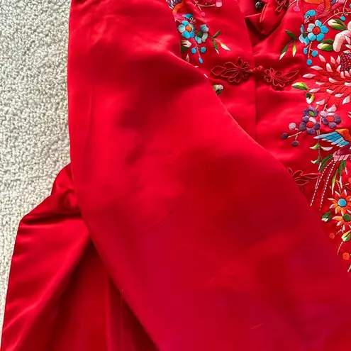 Vintage Red Satin Floral Bird Design Embroidered Chinese New Year Jacker Mandari