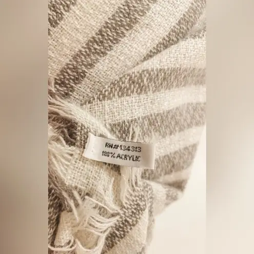 Boutique Blanket Scarf (Gray, White)