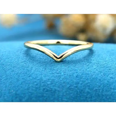 Boutique NEW 14k Gold Plated Sterling Silver V Shape Chevron Band Ring, Size 7