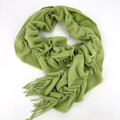 Amicale Women's Pure Cashmere Scrunched Squiggle Fringe Scarf Green One Size