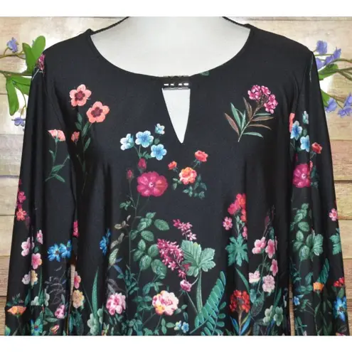 Investments Ladies XL Black Floral Long Bell Sleeve Tunic Blouse Top V-Neck