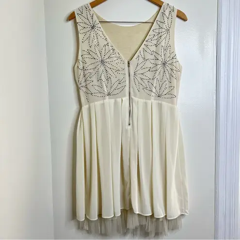 TFNC London Rubina Dress Womanâs Large Cream Beaded Floral Bodice Sleeveless
