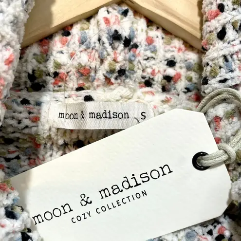 moon&madison NWT Moon & Madison Confetti Cable Knit Turtleneck Sweater