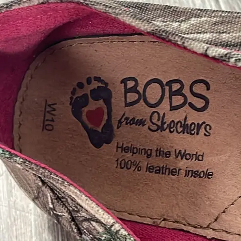 Bob’s Skechers Camouflage Slip