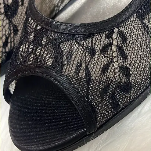 Kelly & Katie Lace Peep Toe Heels Size 10 B-24