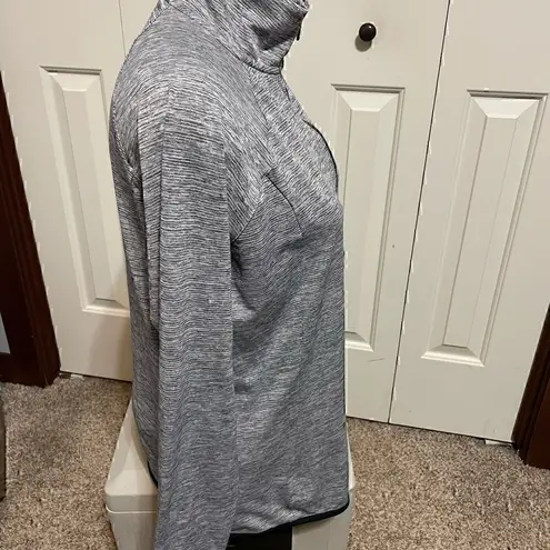 Under Armour  HeatGear Womens Large Gray Half ZIP Pullover