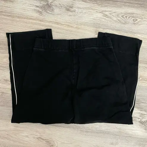 Bold Spirit Black w/White Stripe Pull On Elastic Waist Capri Leggings Size Small