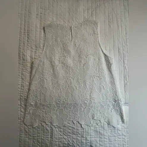 Aaron & amber flower embroidery top in white NWOT