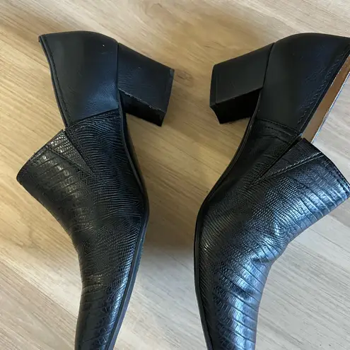 Naturalizer Black Crocodile-Embossed Loafers Size 8.5