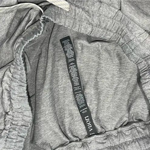 Vuori Halo Performance Shorts Womens Medium Pale Gray Heather