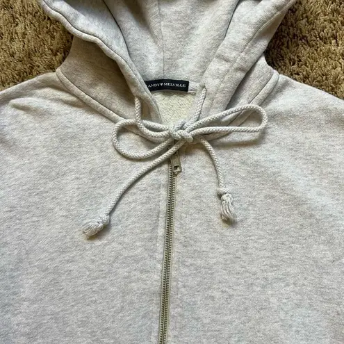 Brandy Melville  John Galt Light Gray Crystal
Cropped Hoodie