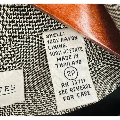 Vintage 90s Cropped Blazer Structured Minimalist Jacket Sharp Shoulders SZ 2P Black