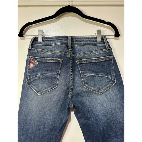 Driftwood Embroidered Colette Jeans Medium Wash Size 25W 26L NWT Floral Cuffed