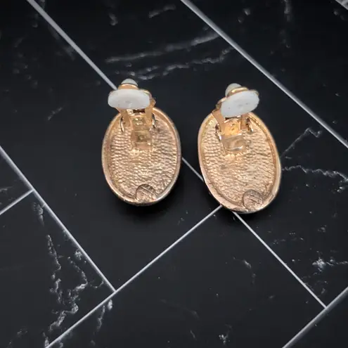 Vintage Clip On Earrings