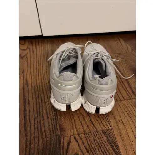 On Cloud 5 Athletic Shoes In Ice/White Women's Size 6.5 White