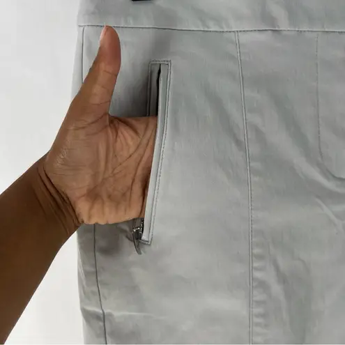 IZOD Golf Women's Light Gray Stretch Bermuda Shorts Zipper Pockets Size 6