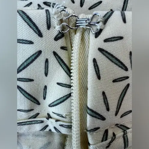 NWT Oxford Women's Crop Golf Pants SZ 4 Pastel Yellow w/Black & Green Geo Print