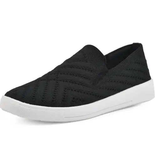 White Mountain Women's Comfortable Upbear Slip-on Sneakers- Size 6- Black Fabric