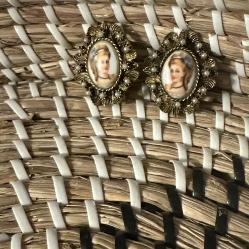 Handmade Limoges 1940s Hand Painted VTG Cameos Clip Earrings Pat 156492